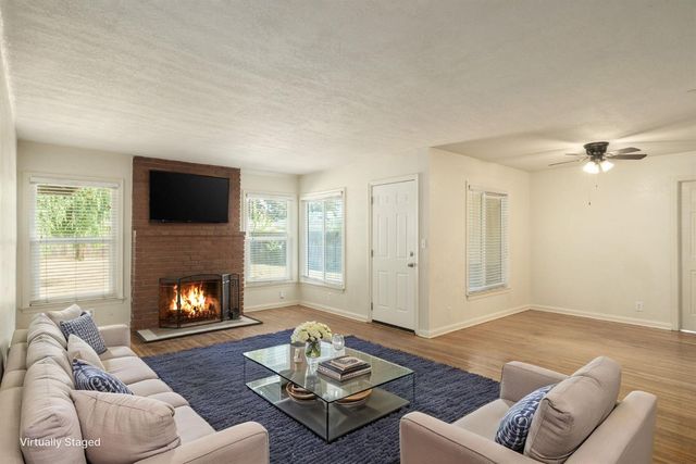 4664 N Vagedes Avenue, Fresno, CA 93705