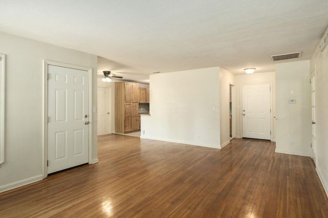 4664 N Vagedes Avenue, Fresno, CA 93705