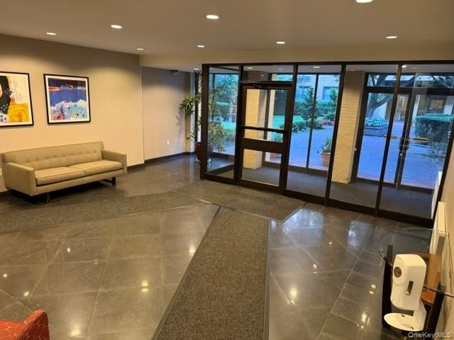 3 Birchwood Court 1A, Mineola, NY 11501