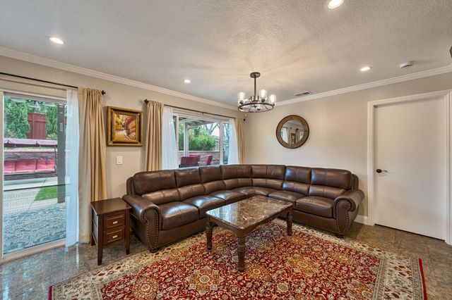 6003 Telesco Way, Carmichael, CA 95608