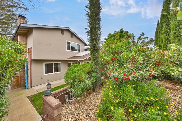 6003 Telesco Way, Carmichael, CA 95608