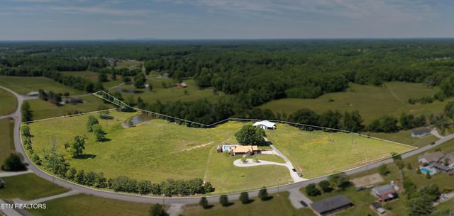 4015 Baxter Rd, Baxter, TN 38544