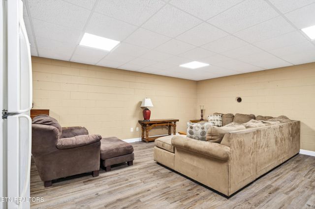 4015 Baxter Rd, Baxter, TN 38544