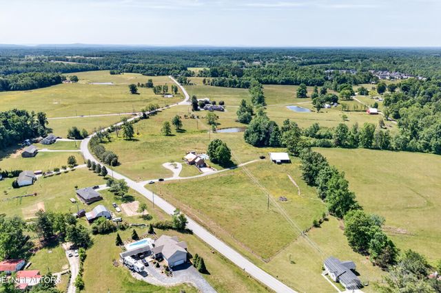 4015 Baxter Rd, Baxter, TN 38544