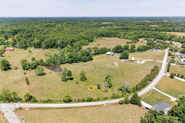 4015 Baxter Rd, Baxter, TN 38544