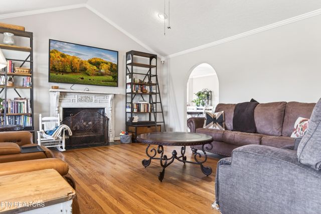 4015 Baxter Rd, Baxter, TN 38544