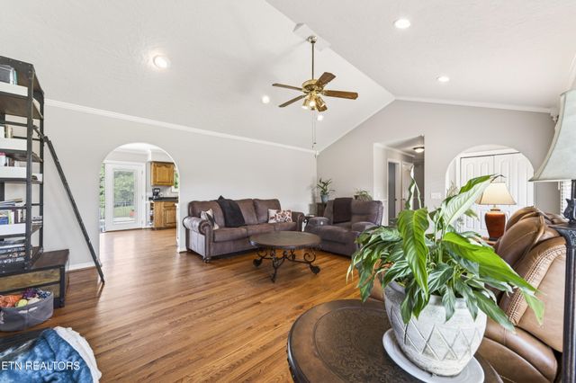 4015 Baxter Rd, Baxter, TN 38544