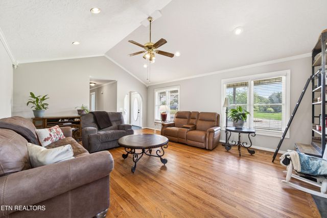 4015 Baxter Rd, Baxter, TN 38544