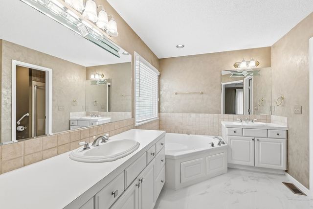 7806 E Champions Cir, Wichita, KS 67226