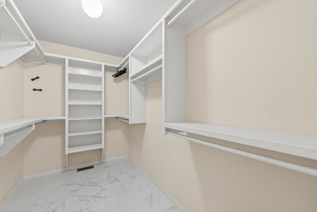 7806 E Champions Cir, Wichita, KS 67226