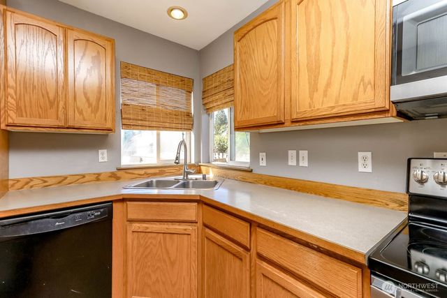12211 2nd Avenue Ct E, Tacoma, WA 98445