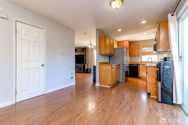 12211 2nd Avenue Ct E, Tacoma, WA 98445