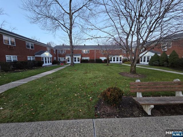 46 Regency Park, Ramsey, NJ 07446