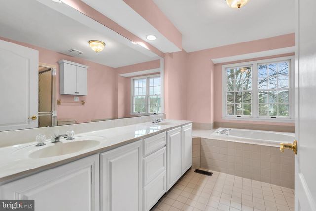 21 WILKINSON WAY, Princeton, NJ 08540