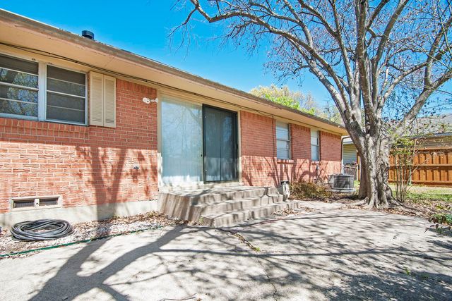 3222 Latham Drive, Dallas, TX 75229