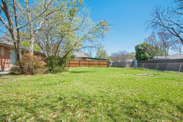 3222 Latham Drive, Dallas, TX 75229