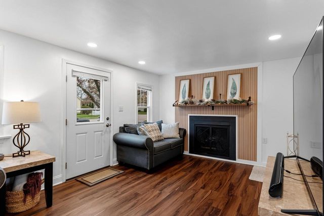 1006 13th AVENUE, Grafton, WI 53024