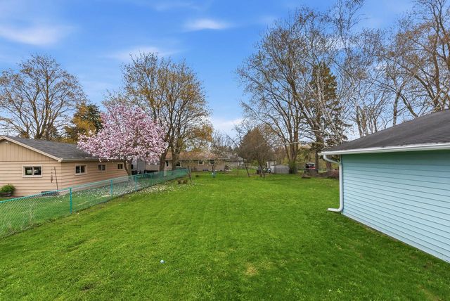 1006 13th AVENUE, Grafton, WI 53024