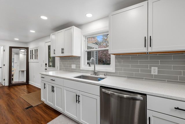 1006 13th AVENUE, Grafton, WI 53024