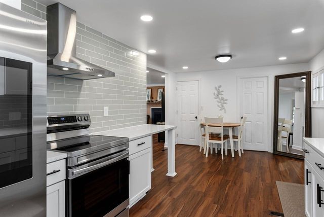 1006 13th AVENUE, Grafton, WI 53024