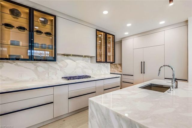 1150 8th TER N, Naples, FL 34102