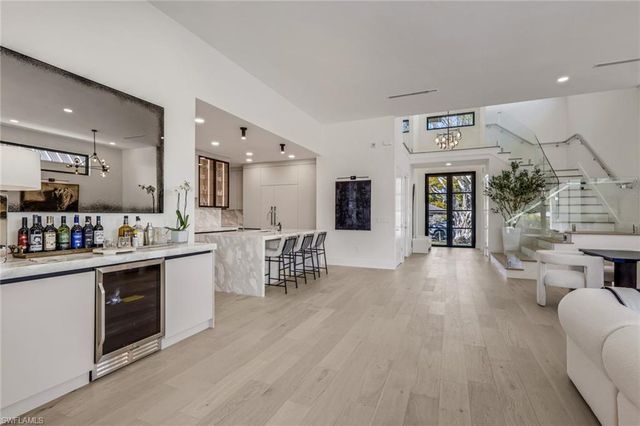 1150 8th TER N, Naples, FL 34102