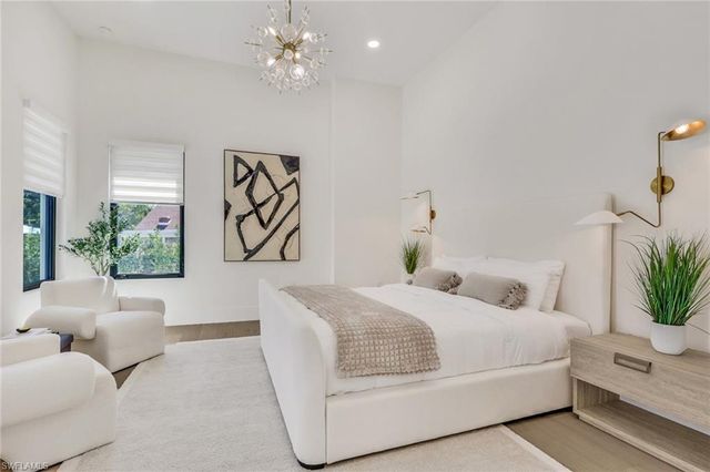 1150 8th TER N, Naples, FL 34102