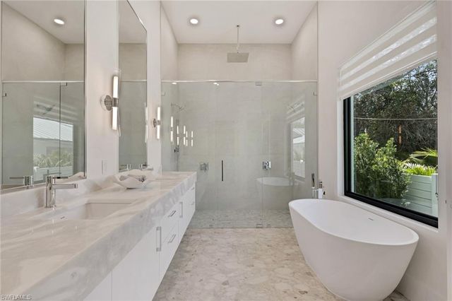 1150 8th TER N, Naples, FL 34102