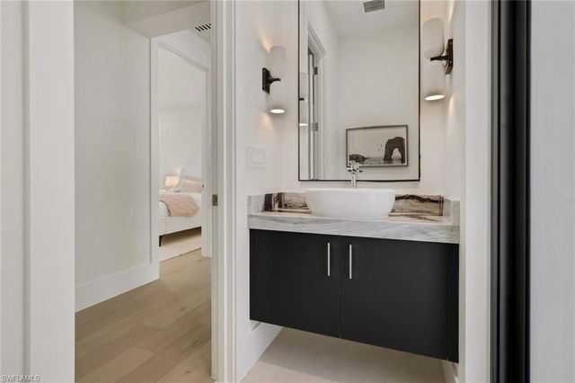 1150 8th TER N, Naples, FL 34102