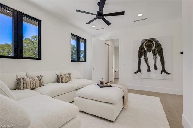 1150 8th TER N, Naples, FL 34102