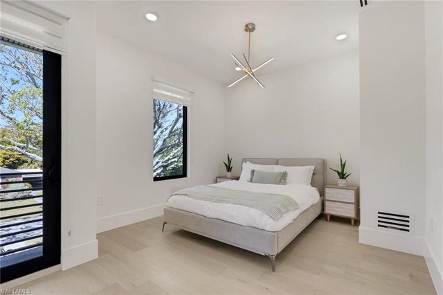 1150 8th TER N, Naples, FL 34102