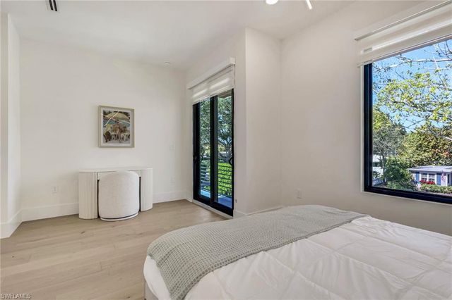 1150 8th TER N, Naples, FL 34102