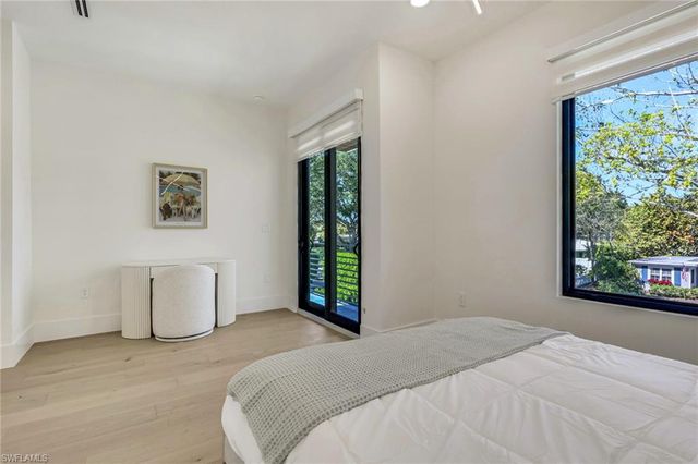 1150 8th TER N, Naples, FL 34102