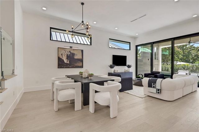 1150 8th TER N, Naples, FL 34102