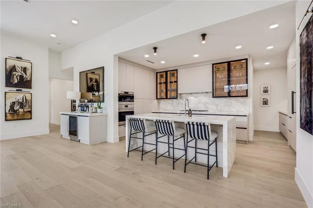 1150 8th TER N, Naples, FL 34102