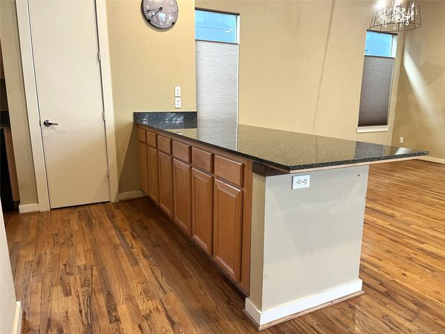 4338 Center Street, Houston, TX 77007