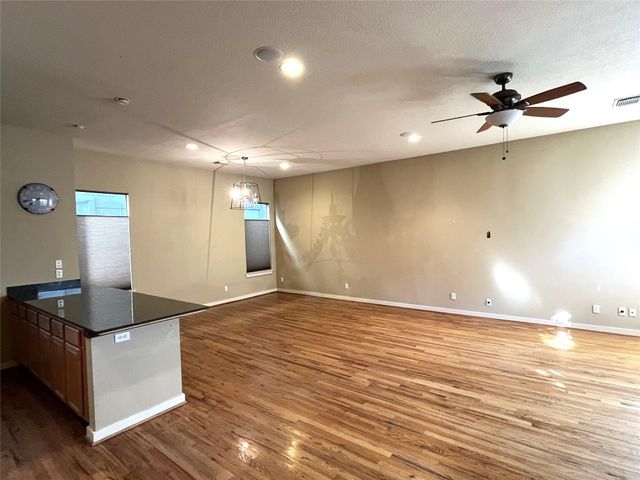 4338 Center Street, Houston, TX 77007