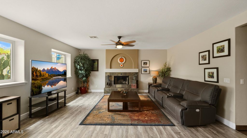 Image 13 of property listing at 4319 E MORNING VISTA Lane, Cave Creek, AZ 85331