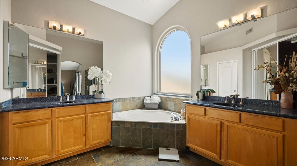 Image 21 of property listing at 4319 E MORNING VISTA Lane, Cave Creek, AZ 85331