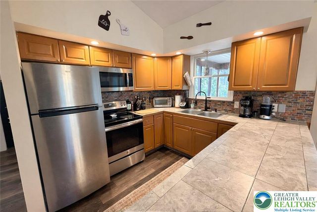 248 Lower Valley Drive, Polk Twp, PA 18058