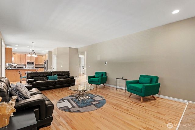 16420 SE 24th Street, Bellevue, WA 98008