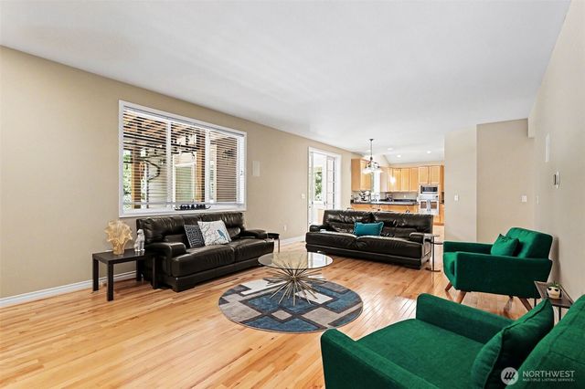 16420 SE 24th Street, Bellevue, WA 98008