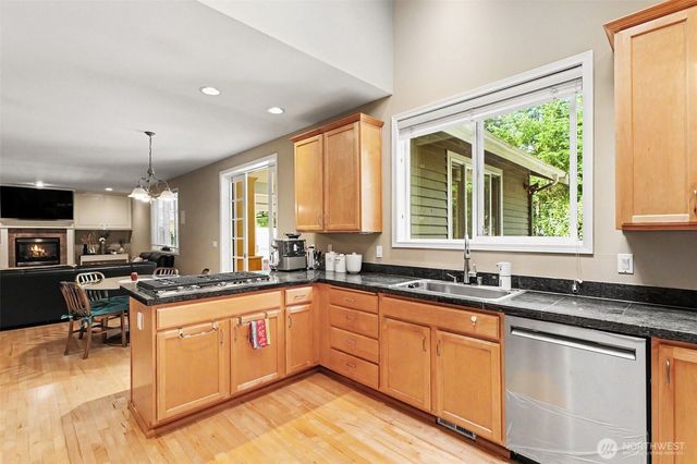 16420 SE 24th Street, Bellevue, WA 98008