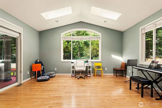 16420 SE 24th Street, Bellevue, WA 98008