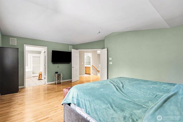 16420 SE 24th Street, Bellevue, WA 98008