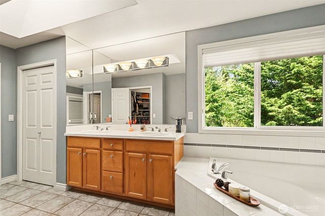 16420 SE 24th Street, Bellevue, WA 98008