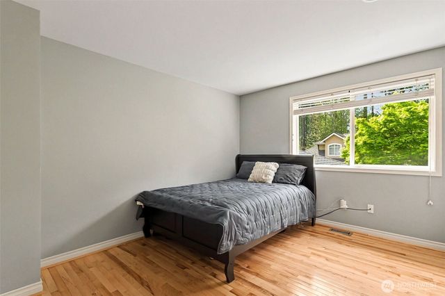 16420 SE 24th Street, Bellevue, WA 98008