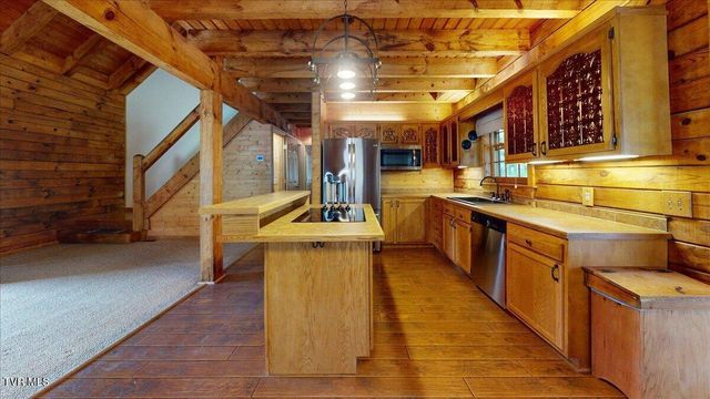 209 Brystone Drive, Gray, TN 37615