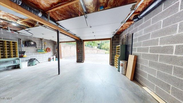 209 Brystone Drive, Gray, TN 37615