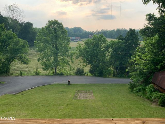 209 Brystone Drive, Gray, TN 37615